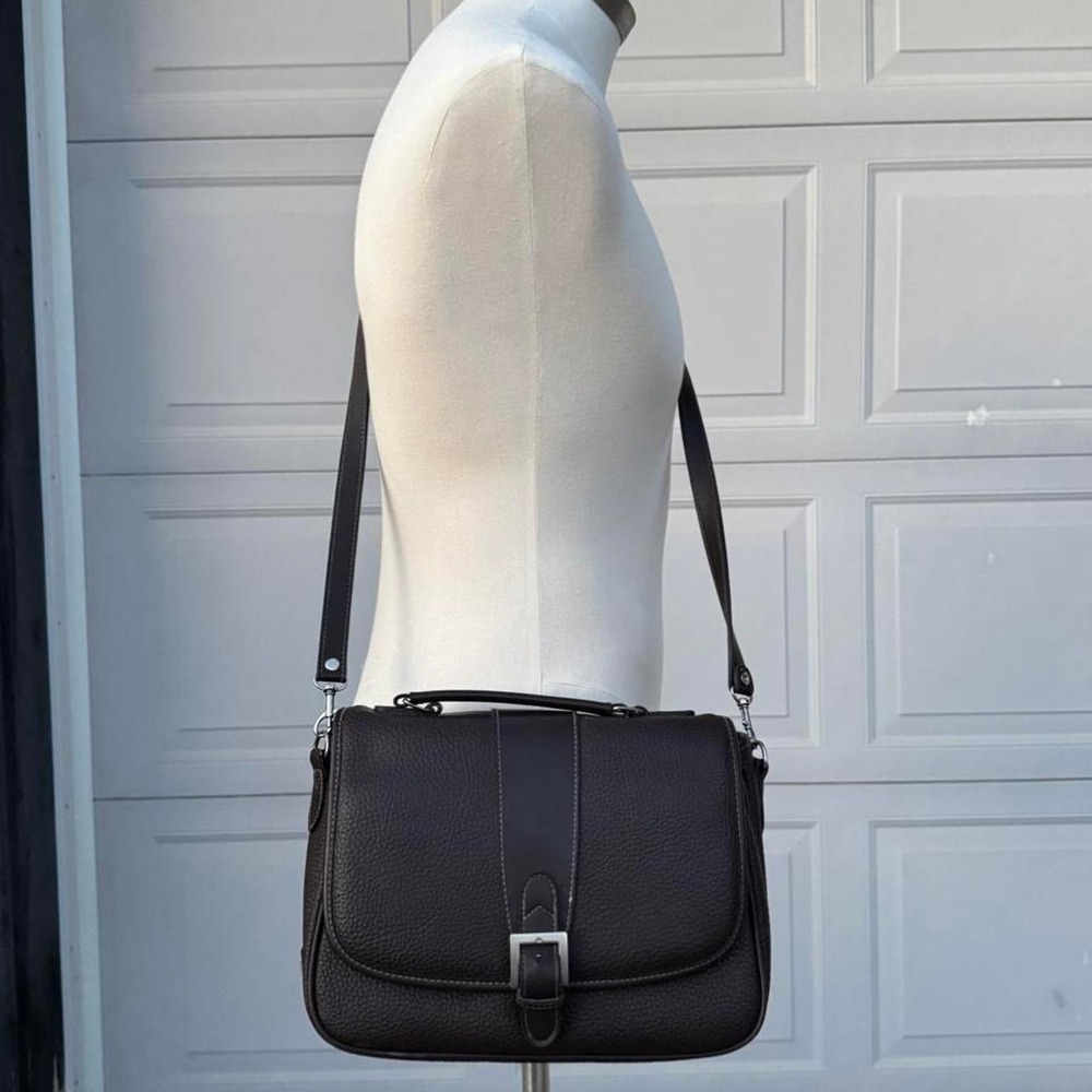 BROWN AMERICA LEATHER FLAP CLOSURE SHOULDER BAG